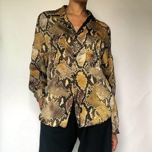 Oversized Snake print Button-down